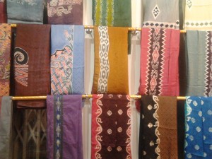Elvara Subiakto Luncurkan Lini Baru dengan Kain Tradisional